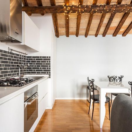 Pavone Centre Romantic Apartment 外观 照片