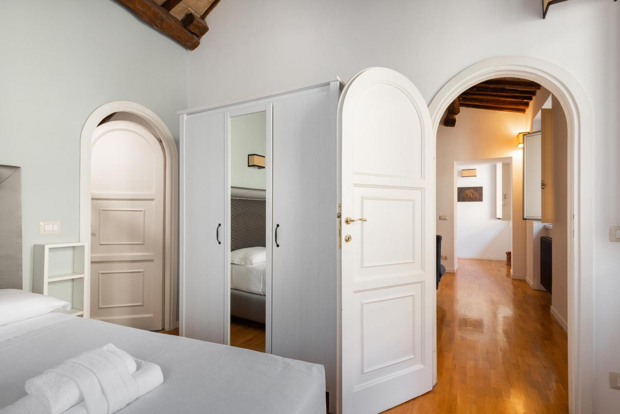 Pavone Centre Romantic Apartment 外观 照片