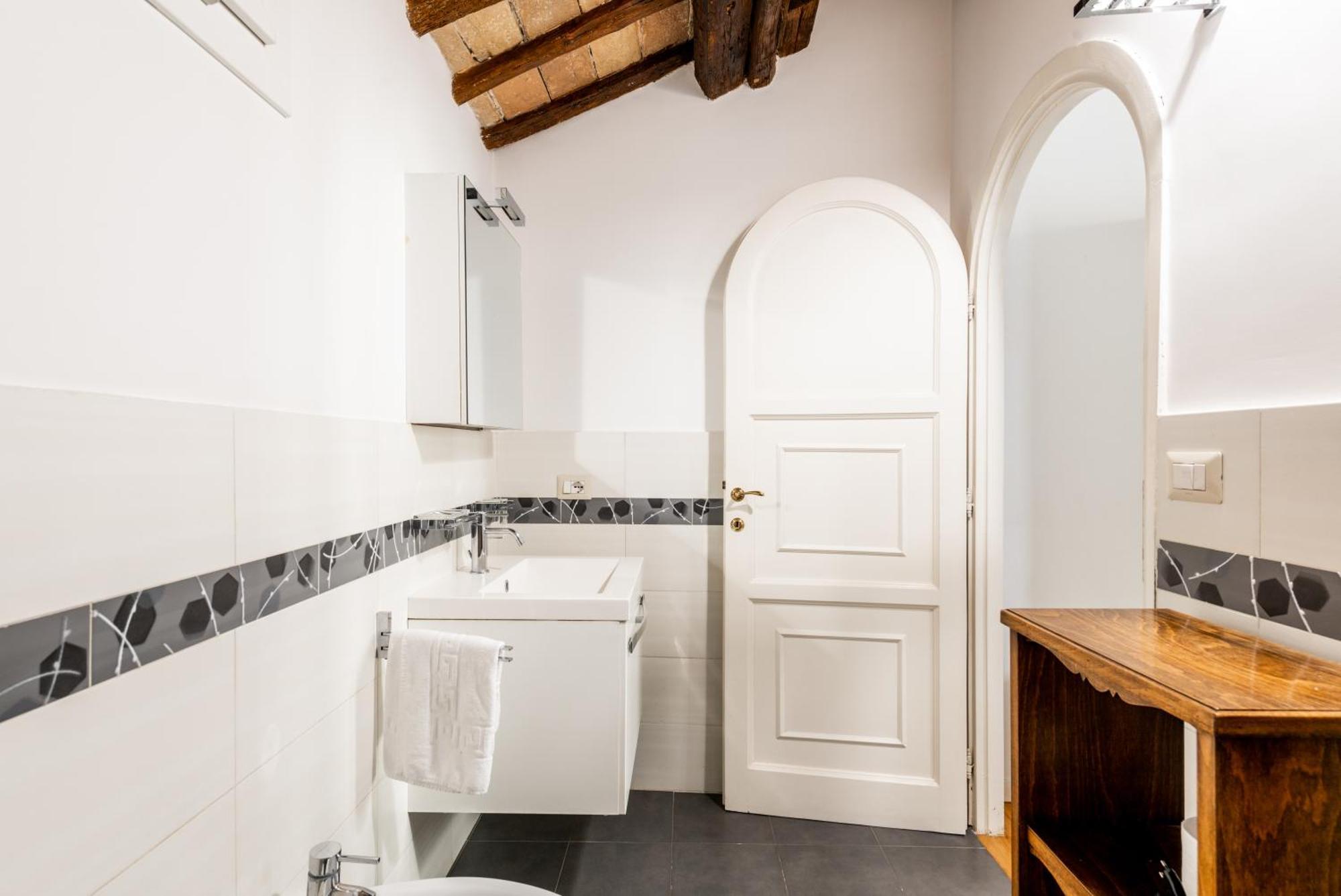 Pavone Centre Romantic Apartment 外观 照片