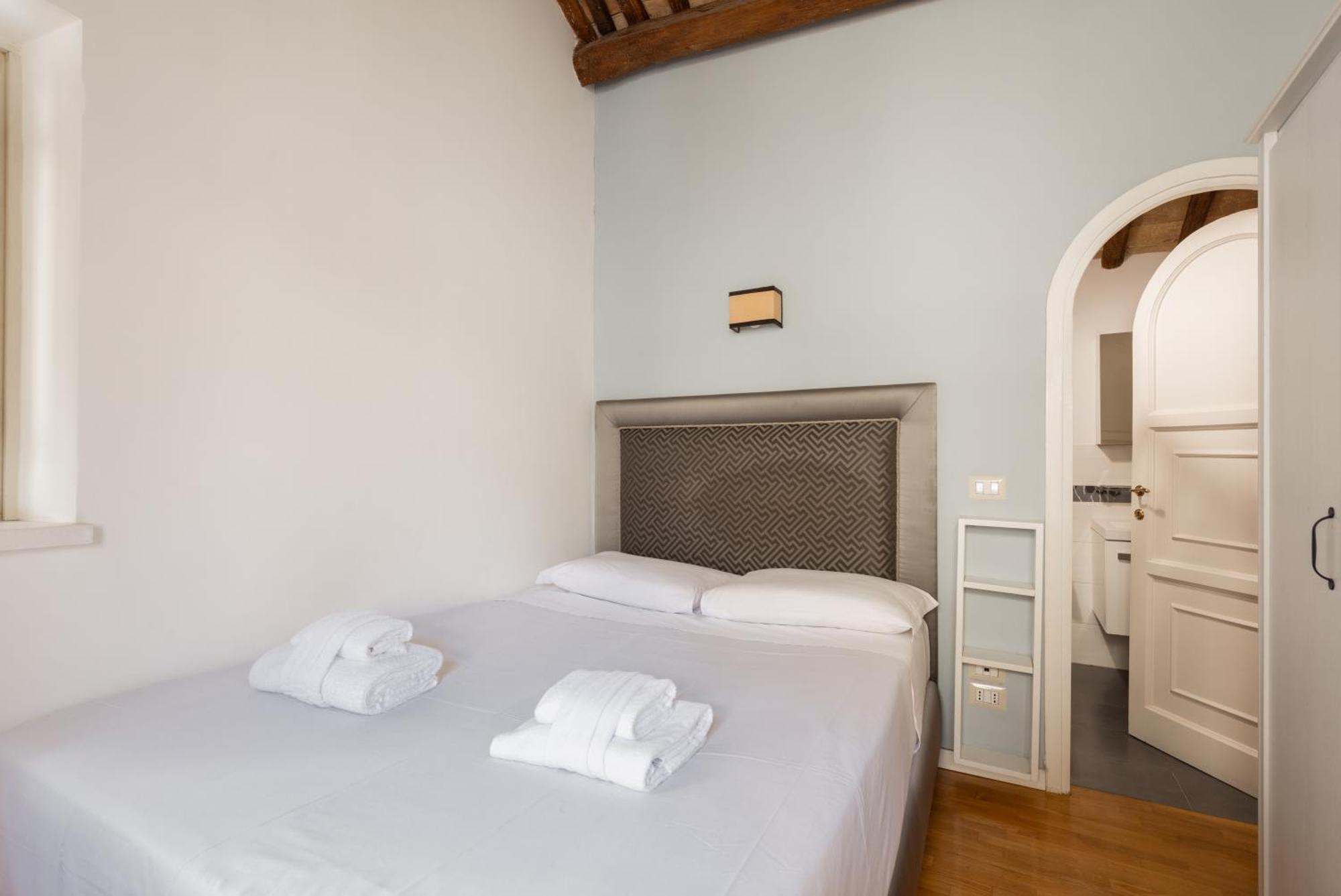 Pavone Centre Romantic Apartment 外观 照片