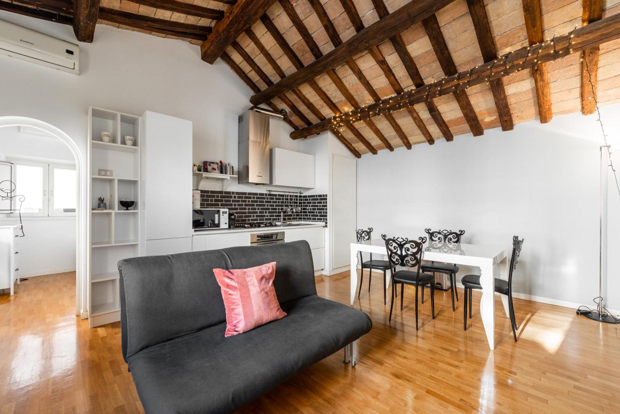 Pavone Centre Romantic Apartment 外观 照片